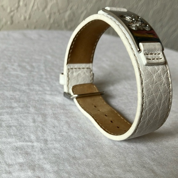 Fossil: White Leather Bracelet- Silver Tone Butterfly Accent - Picture 5 of 16